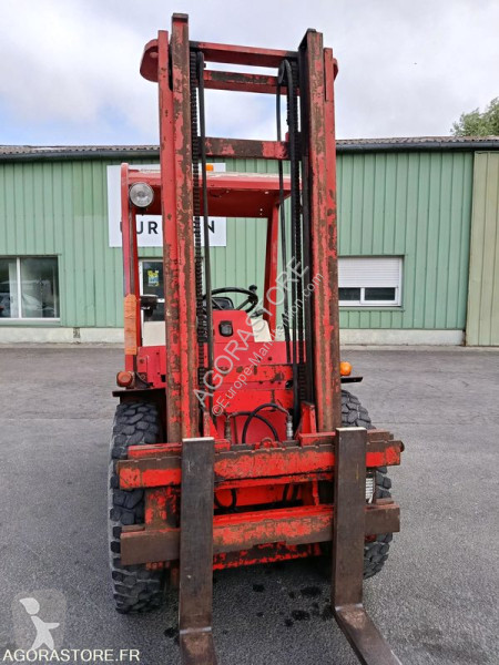 رافعة شوكية Manitou