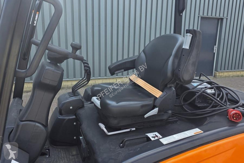 رافعة شوكية Doosan B30X-7 Plus Electric, 3 Tons...