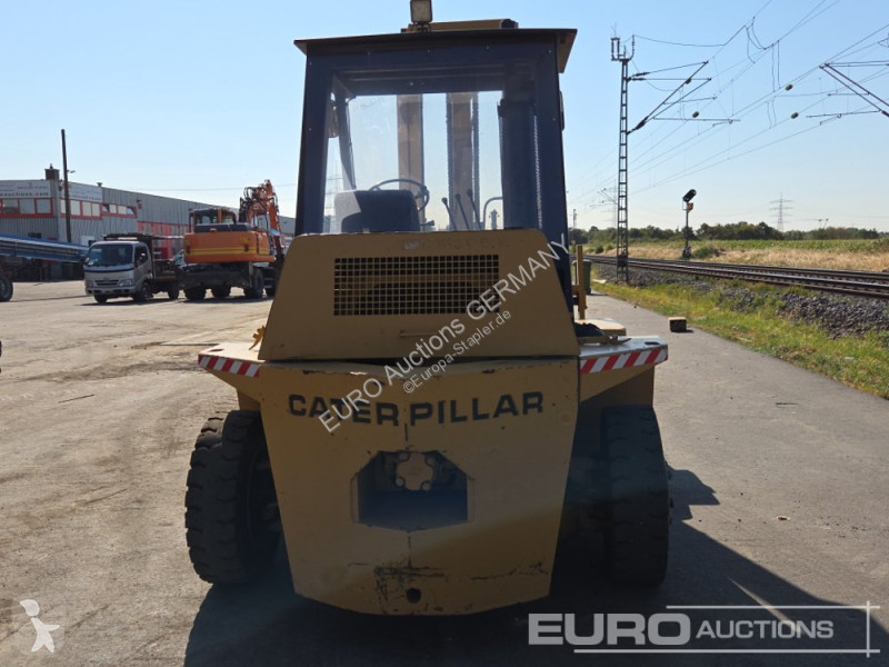 رافعة شوكية Caterpillar V130