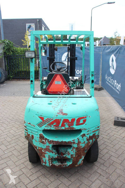 Chariot élévateur Yang FD-