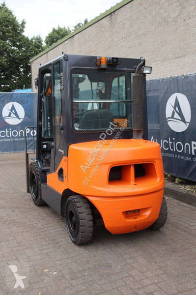 Teleskopický manipulátor Doosan D30S-5