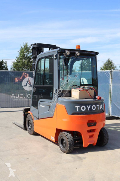 Vysokozdvižný vozík Toyota 9FBM30T