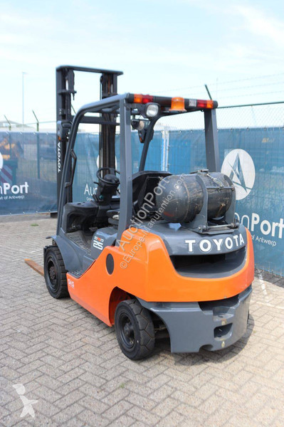 Carretilla elevadora Toyota 02-2FG25