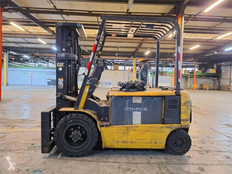 Chariot élévateur Caterpillar EP30K-PAC
