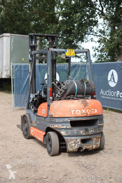 Навантажувач вилковий Toyota 42-6FGF25