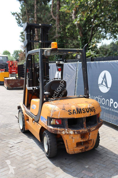 Samsung SF30D Forklift