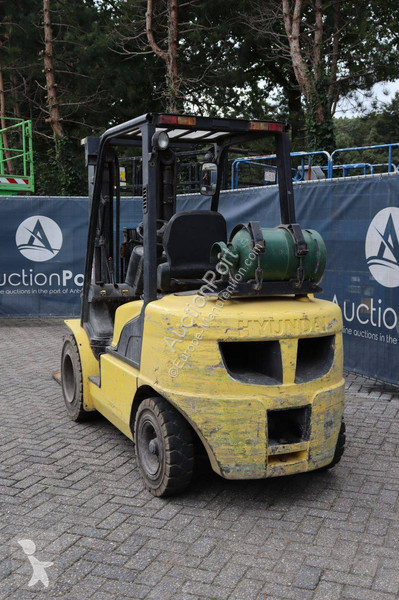 Hyundai 33L-7A Forklift