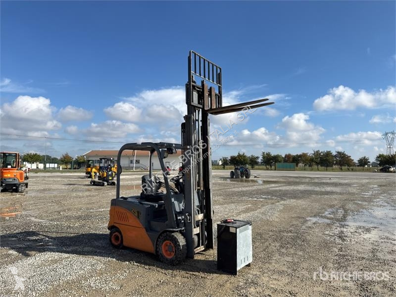 可升降式叉车  Eurocosmec CPD25F8 2500 kg Electric...