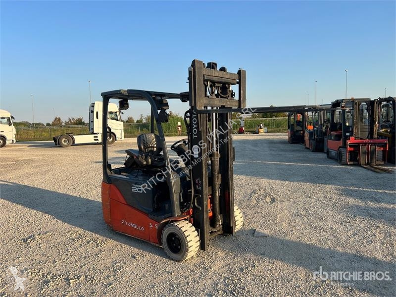 Chariot élévateur Toyota 8FBE20T 1500 kg...