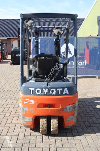 Carretilla elevadora Toyota 8FBEK16T