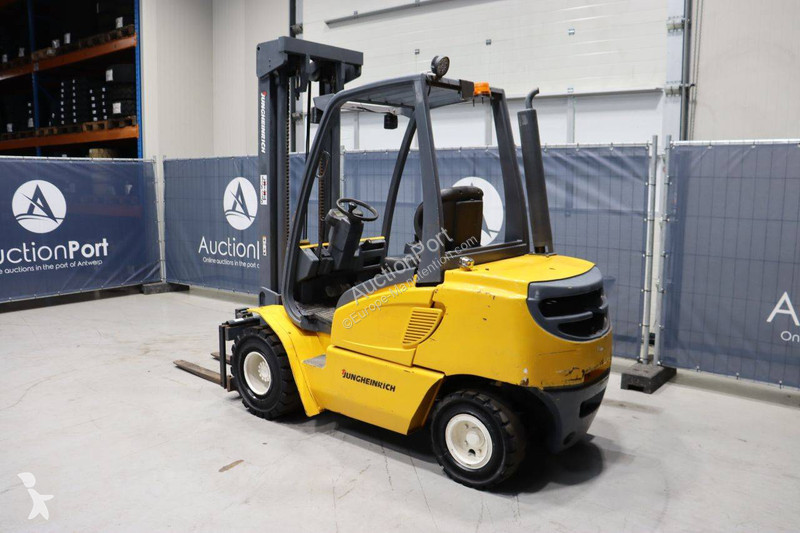 Chariot élévateur Jungheinrich DFG30BK400ZT