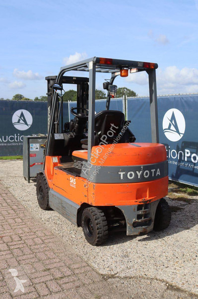 Wózek podnośnikowy Toyota