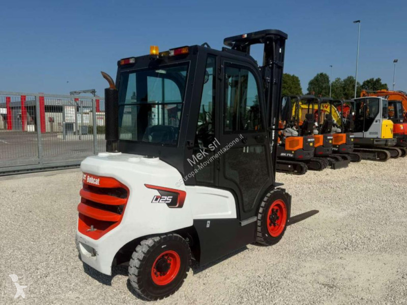 رافعة شوكية Bobcat D25NXP