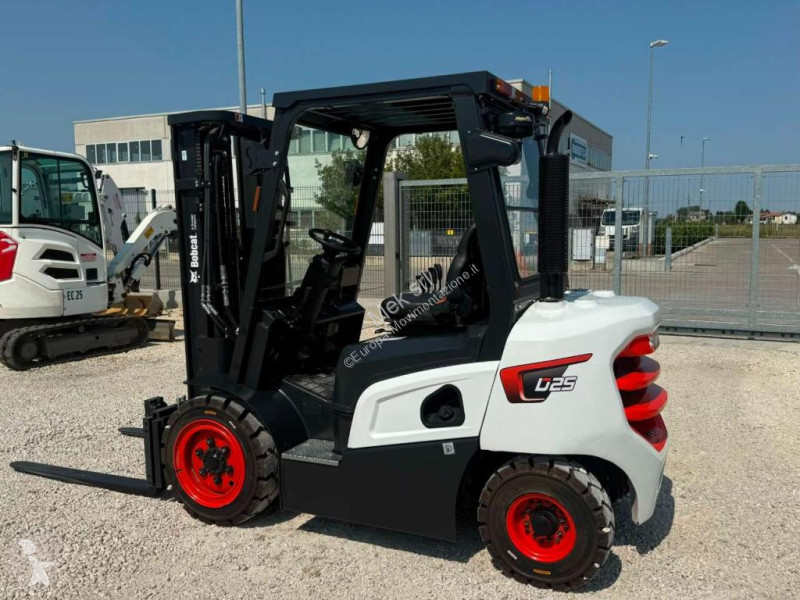 رافعة شوكية Bobcat D25NXP NUOVO