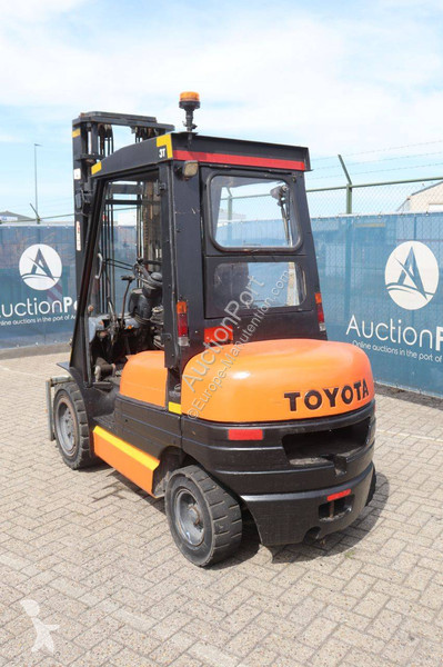 Chariot élévateur Toyota 02-6FD30