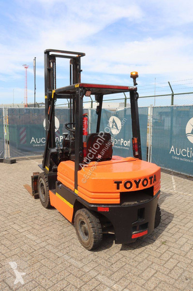 Chariot élévateur Toyota 02-5FDF25