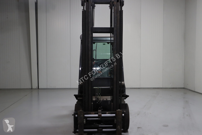 Chariot élévateur Nissan U1D2A25LQ