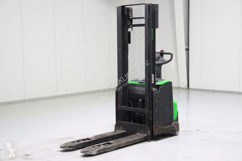 Chariot élévateur Cesab S212L