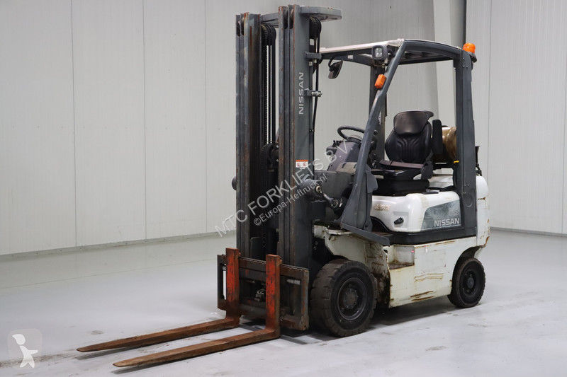 Chariot élévateur Nissan P1D1A18LQ