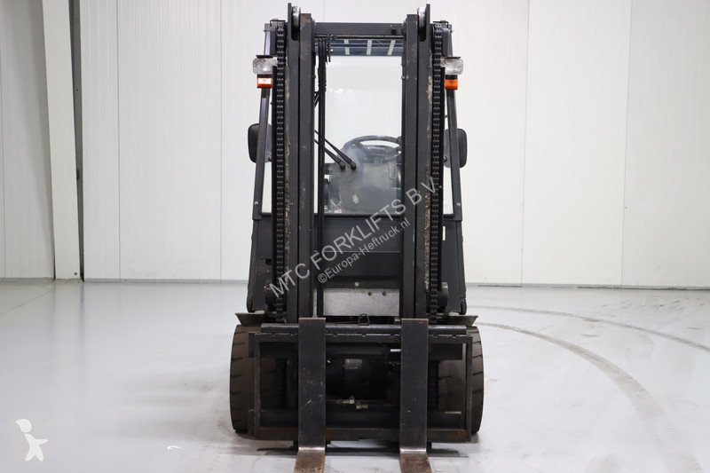 Chariot élévateur Nissan GQ02L30CU