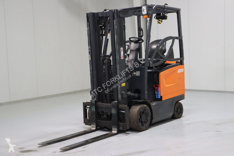 رافعة شوكية Doosan BC25S-7