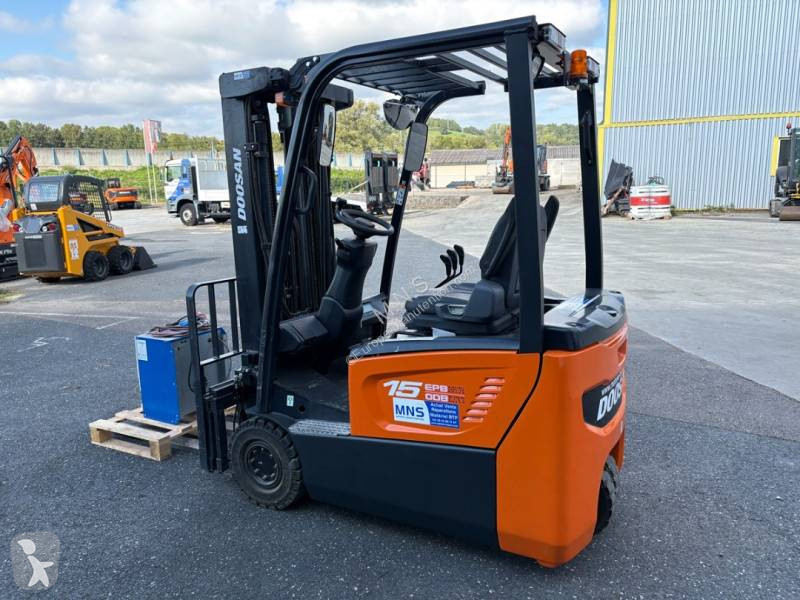 Кар Doosan