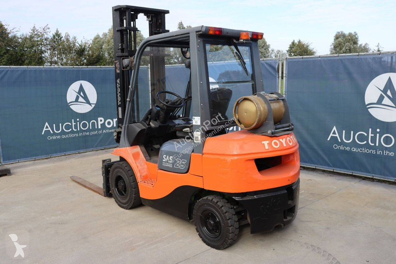Кар Toyota 42-7FGF25