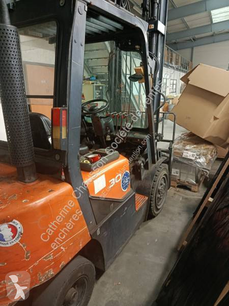 Empilhador elevador Doosan