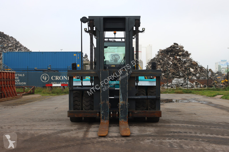 Empilhador elevador Konecranes SMV 32-1200C