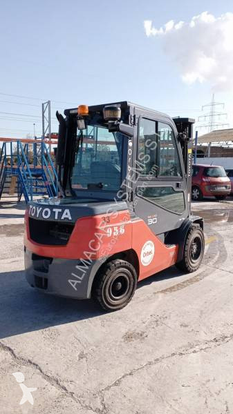 Carretilla elevadora Toyota 52-8FDF30