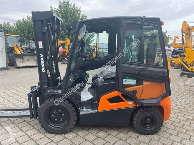 Carrello elevatore Doosan D35C-9