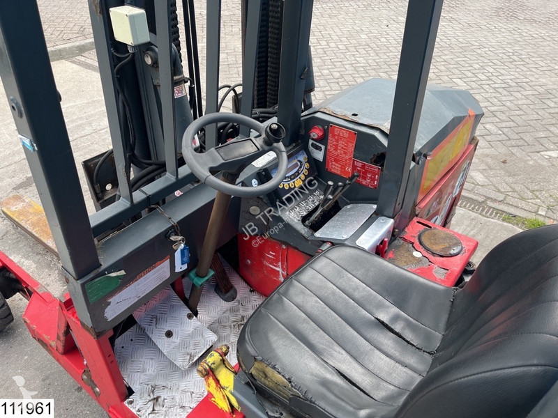 Stivuitor Moffett 20.3 3x3, H 3,90 mtr, 2000 KG