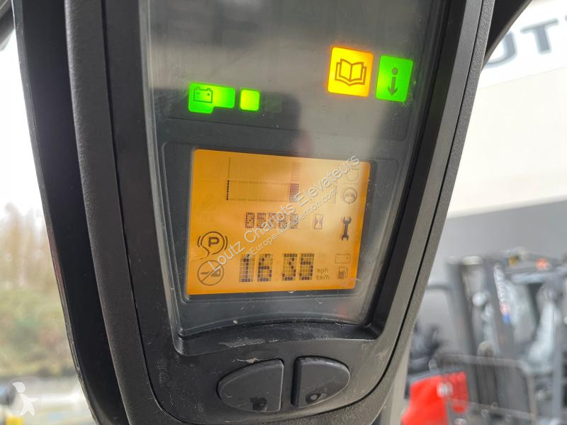 Teleskopický manipulátor Linde  E16-02