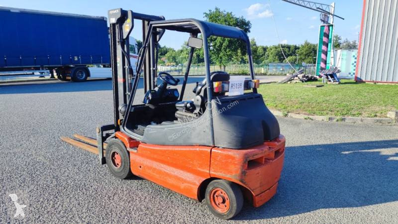 Chariot élévateur Fenwick-Linde E30-02