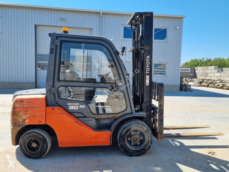 Teleskopický manipulátor Toyota 02-8 FD F 30