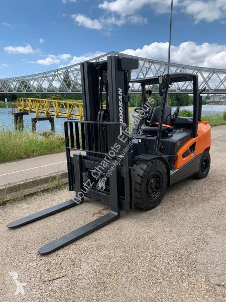 Chariot élévateur Doosan S-9