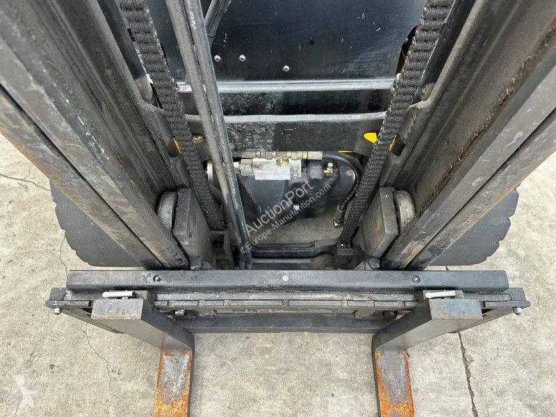Кар Yale GLP20RF