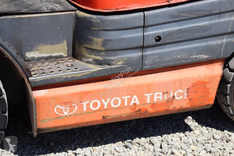Teleskopický manipulátor Toyota 62-6FDF25