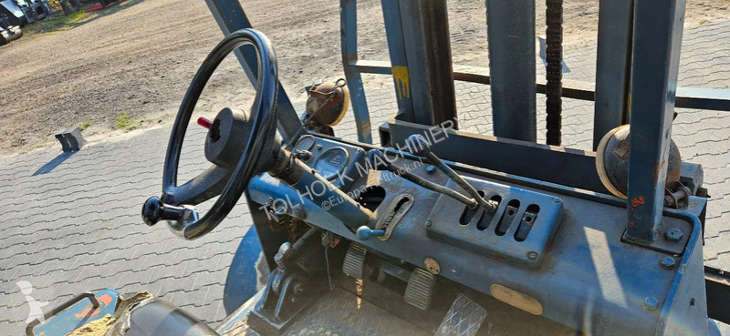 Teleskopický manipulátor Clark 3 ton diesel