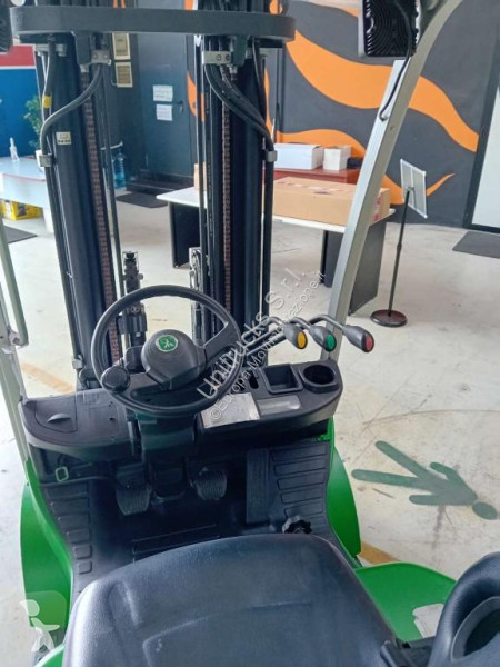 Кар Cesab M315D