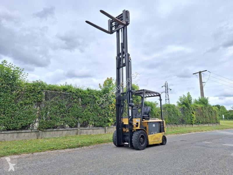 رافعة شوكية Caterpillar  EP30K