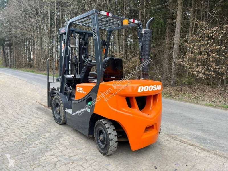 رافعة شوكية Doosan D 25 GP