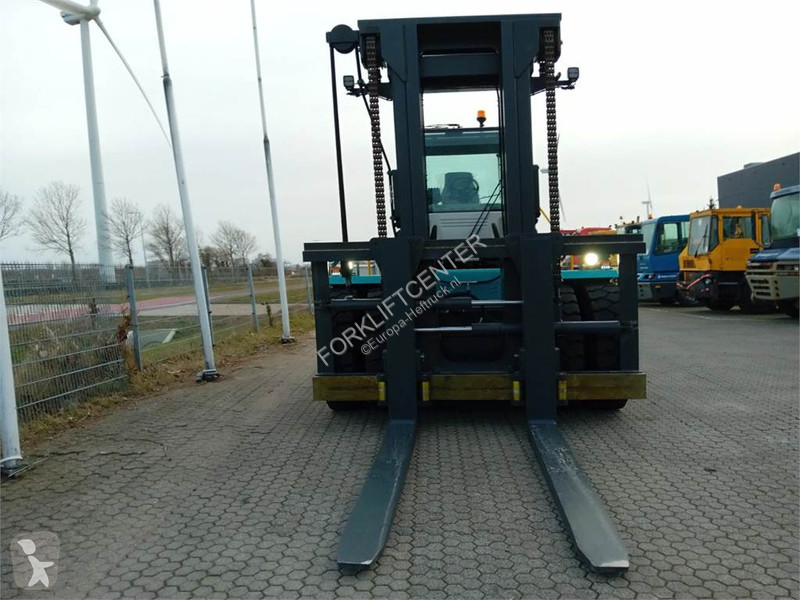Teleskopický manipulátor Konecranes SMV 25-1200C