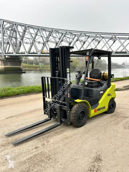 Chariot élévateur Clark  S25L