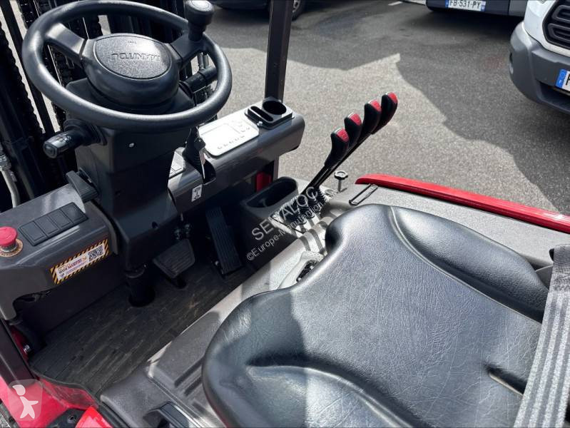 Teleskopický manipulátor Manitou ME320