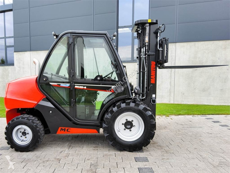 Carretilla todoterreno Manitou MC 25-4