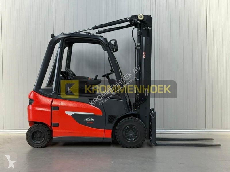 Teleskopický manipulátor Linde E 30 Demo