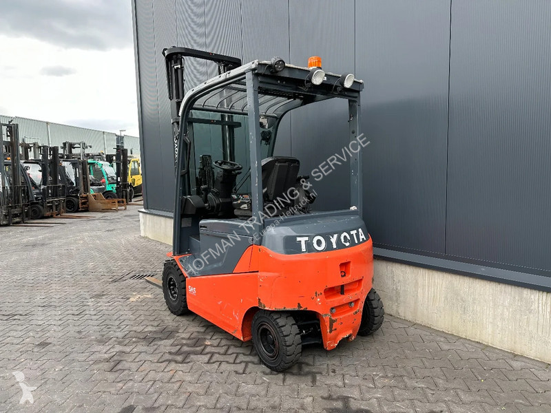 Teleskopický manipulátor Toyota 8FBMKT25