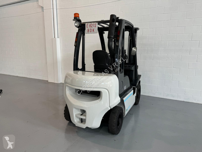 رافعة شوكية Nissan FD02A25Q