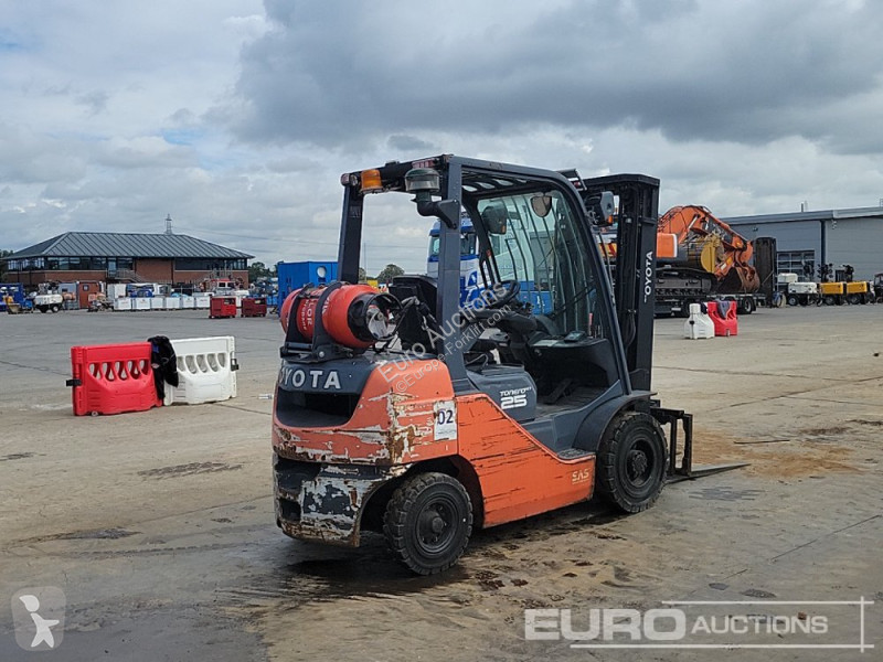 Løftetruck  06-8FG25F